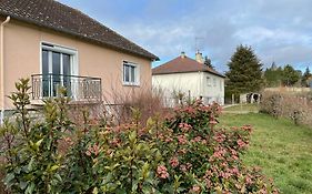 Maison 4 Personnes Dans Village Coeur Du Perche Avec Toutes Commodites Min 2 Nuits